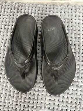 OOFOS OOmega OOlala Platform Thong Sandals 5